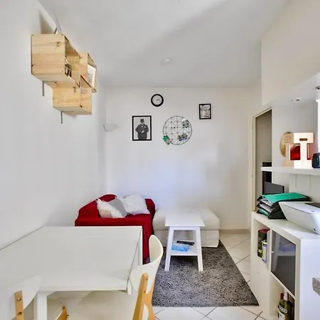 Апартаменты Charming Bright Apt Near Bercy Париж