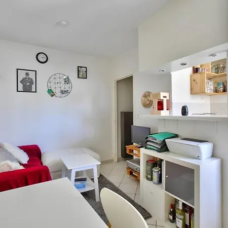 Charming Bright Apt Near Bercy Париж