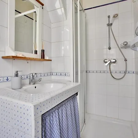 Charming Bright Apt Near Bercy Апартаменты Париж