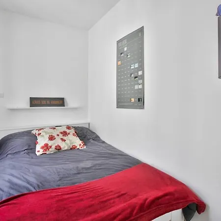 Charming Bright Apt Near Bercy Апартаменты *